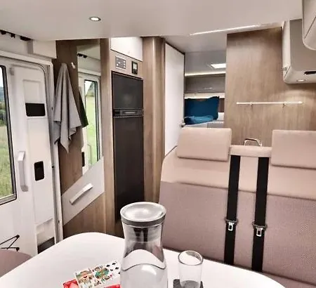 Caravan Tiny House Base Camp Granada *