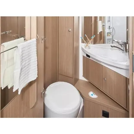 Ferienhaus Caravan Tiny House Base Camp Granada